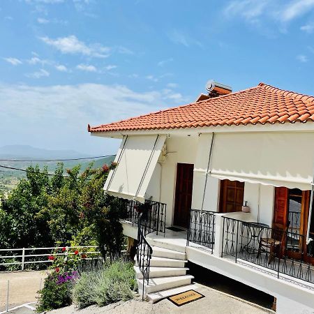 Guesthouse Lykourgos Mavrommation Exterior photo